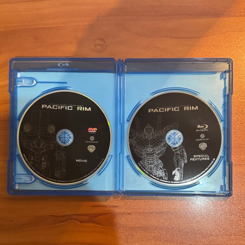 Pacific Rim Blu-Ray Disc - Picture 3 of 6